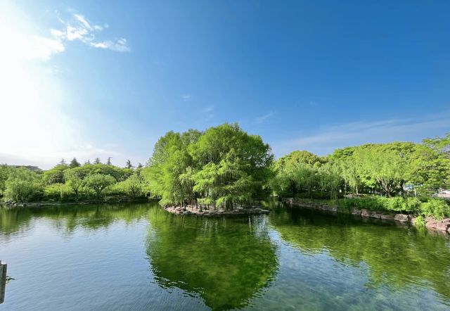 越靠近自然，就越靠近快樂，悠閒寧靜悄然浮現……