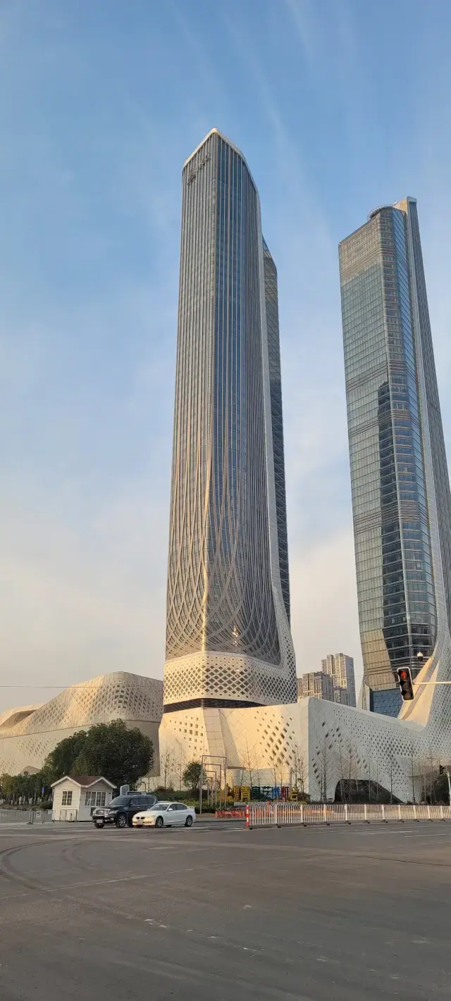 適合夜晚散步的南京眼步行橋