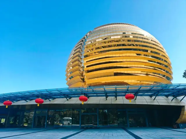 The Urban Balcony is the best viewing platform in Hangzhou's Qianjiang New City