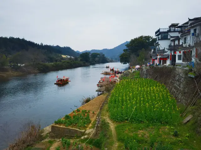 At the confluence of two rivers, the water is clear and vast—Wangkou