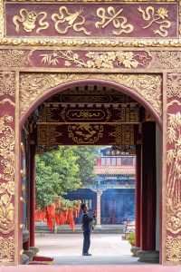 超靈驗來成都絕對不能錯過的震撼古寺