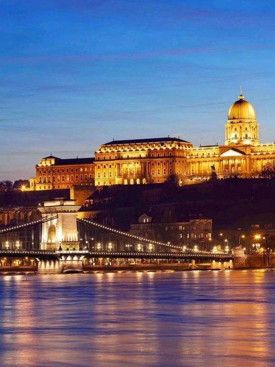 Blue Hour at Budapest Parliament 😍❤️