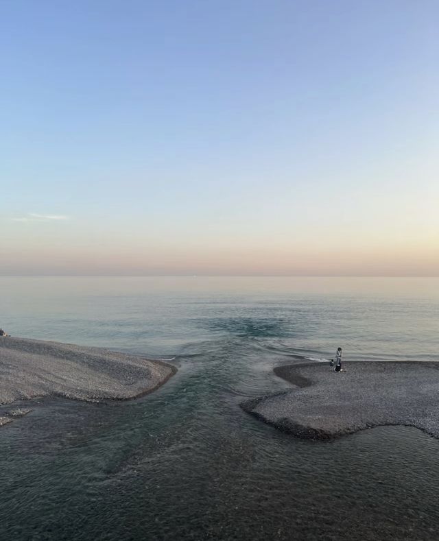 法國不僅有浪漫的巴黎，還有尼斯的海風