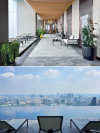 這家在曼谷新開的易思廷大酒店居然有兩個空中泳池～位置也超方便！