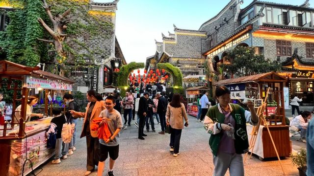 暑假來乾州古城玩。
暑假來乾州古城--你不知道怎麼玩？來，這裡通通告訴你。