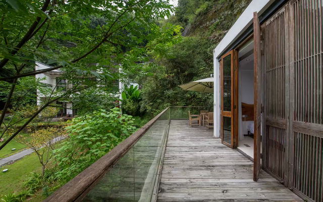 住進森林天然氧吧｜自在平江野奢度假酒店