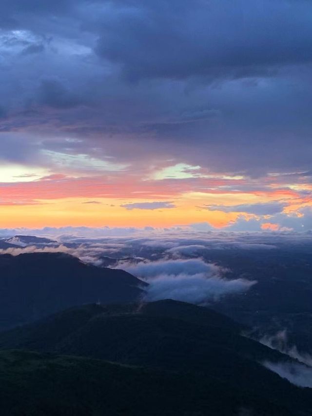 防城港望洲頂•日出雲海等你來邂逅。