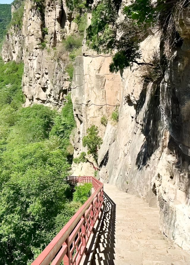 陽泉藏山——趙氏孤兒藏匿地。