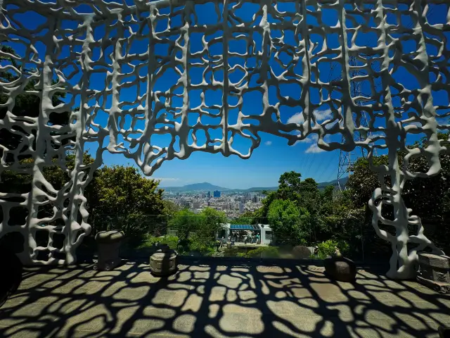 草山玉溪 Garden 91 - 為收藏家、企業家林文雄所創辦。棲身於山間的秘境風景，彷彿都市中的小。