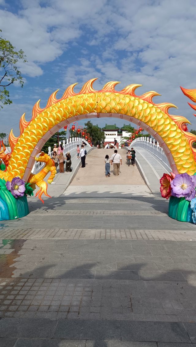 遊新加坡裕華園。