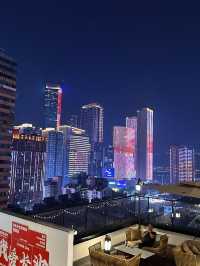 住進長沙市中心高空酒店在雲端度個假吧。