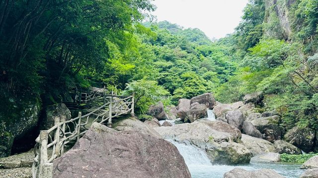 金華百丈瀑丨擁有自然秘境與歷史傳說。