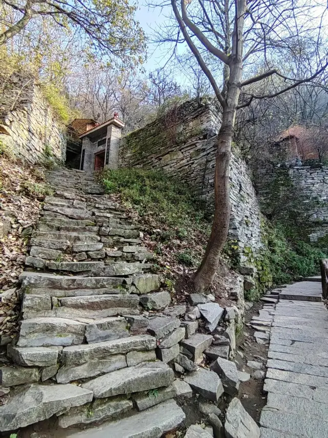 Hiking around Xi'an - Zhongnan Mountain. 