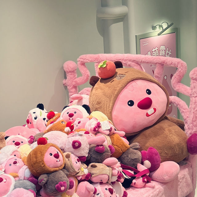 상하이 인민광장 난징동루에서 기념품 쇼핑은 미니소🧸