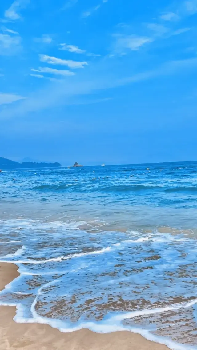 The beach of your dreams is here, you must go!