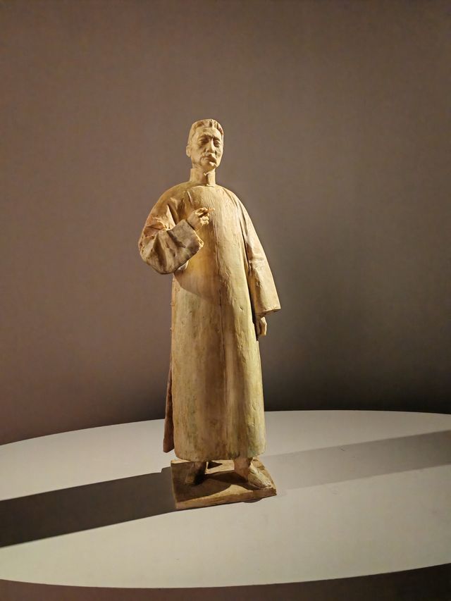 觀李象群雕塑展，欣賞栩栩如生的雕刻藝術