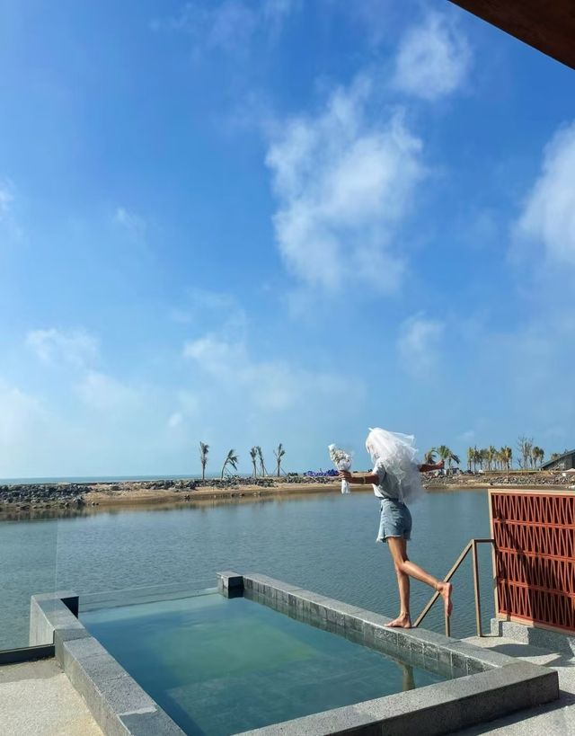 夏天喺舥艚，一頭紮進民宿嘅清涼泳池