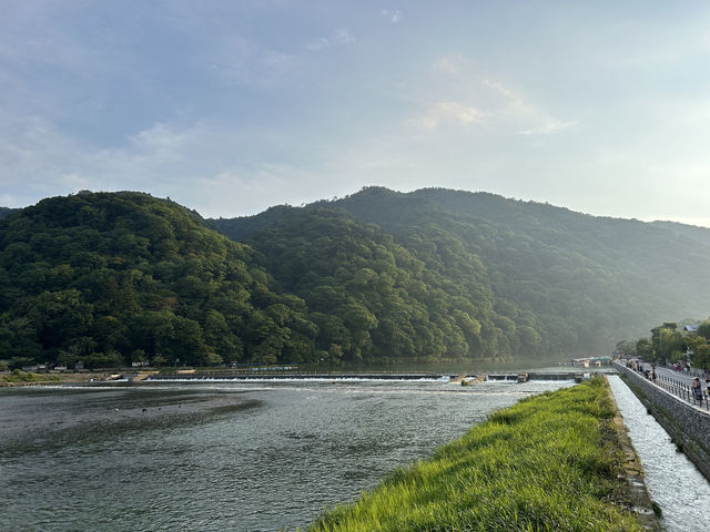 岚山で渡月橋の夕日を見逃さないで🌄