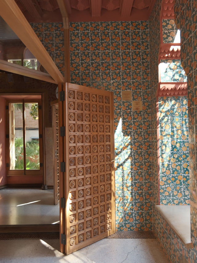  Casa Vicens：高迪的色彩魔法與自然靈感