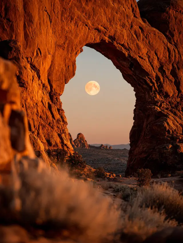 Arches National Park Travel Guide! Escape the Earth's Surface!