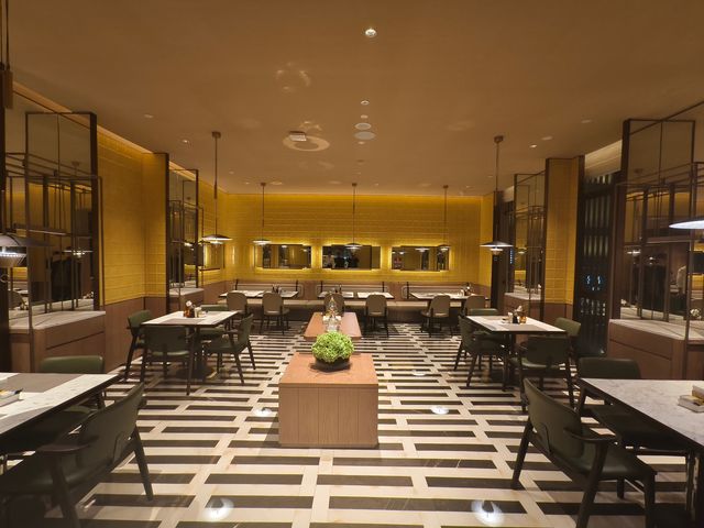 打卡深圳福田口岸希爾頓酒店
