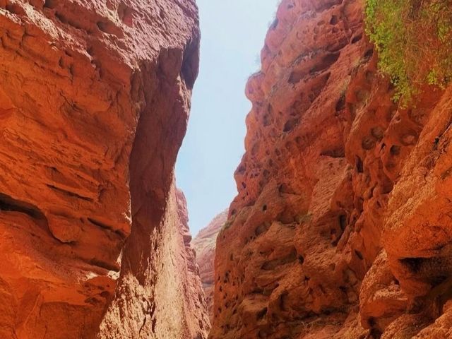 一眼七彩丹霞，天下群山無色