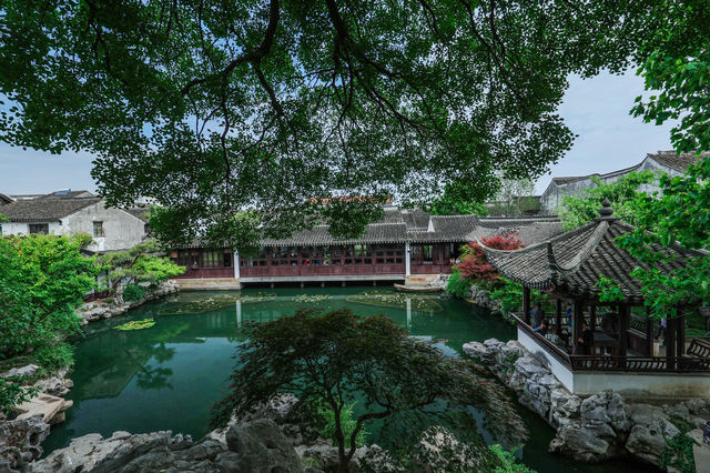 四月藝圃春色美