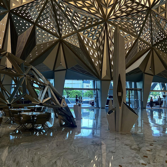 必看❗️建築女魔頭扎哈遺作——澳門摩珀斯酒店