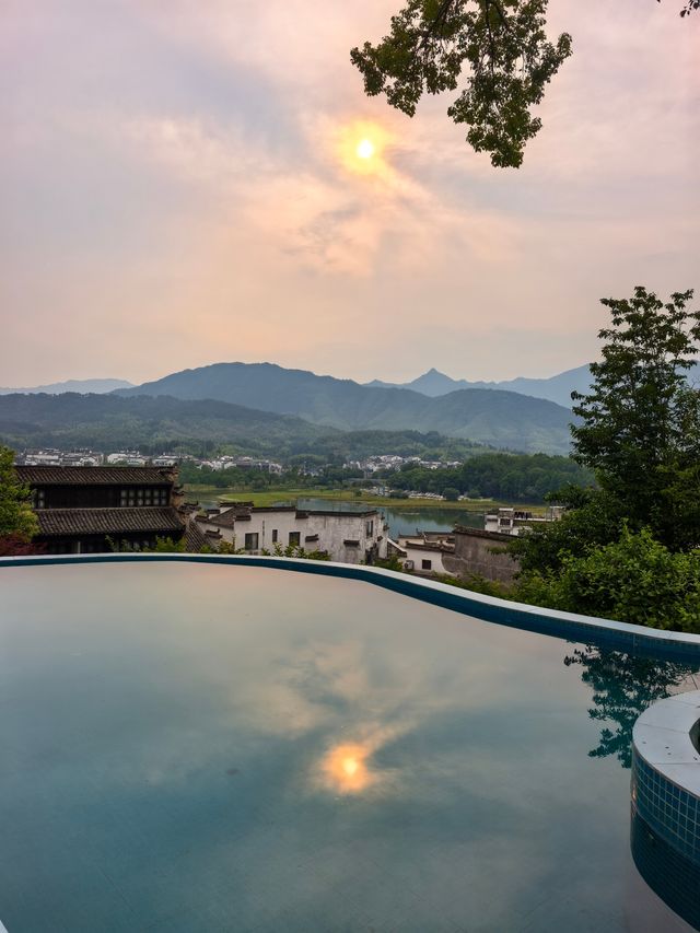 端午住進水墨江南爆紅的詩莉莉就在宏村門口