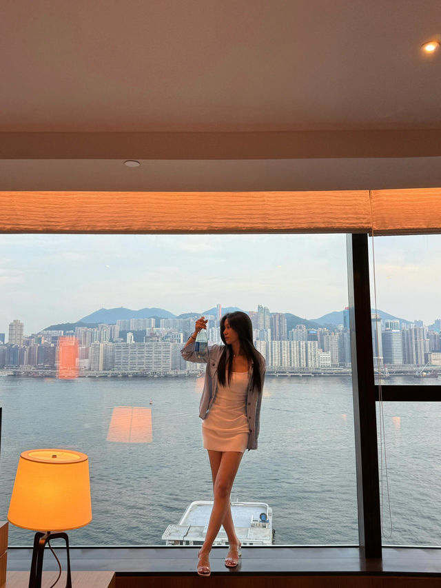 ✨香港紅磡嘉里酒店｜住成「本地生活家」！海景+便利+小酒館，我鎖定了～🌃