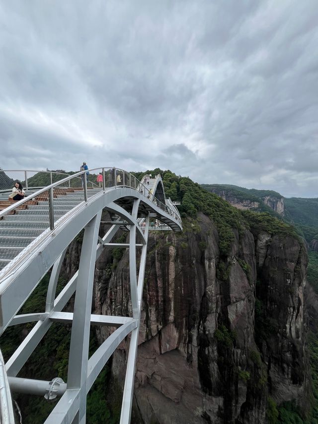 《在神仙居嘅雲端，同火山岩對話：一場地質迷嘅奇幻漂流》【