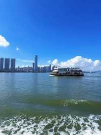 廈門，一場山海與文藝的邂逅   「城在海上，海在城中」，廈門就像一顆鑲嵌在東海之濱的璀璨明珠，暑期我