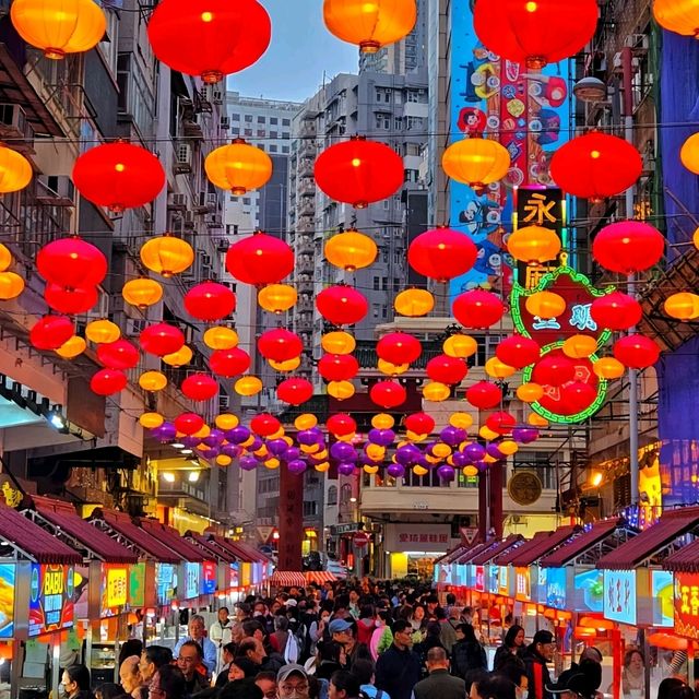 🔥香港必衝夜市！百元食勻全球美食，霓虹夜景勁Chok！