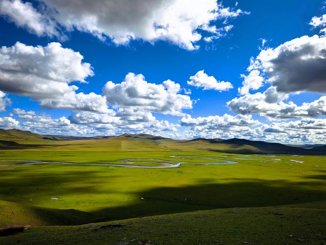9月中闖入呼倫貝爾的Windows牆紙世界，藍天白雲下的額爾古納美到窒息！這條線路完美串聯濕地、白