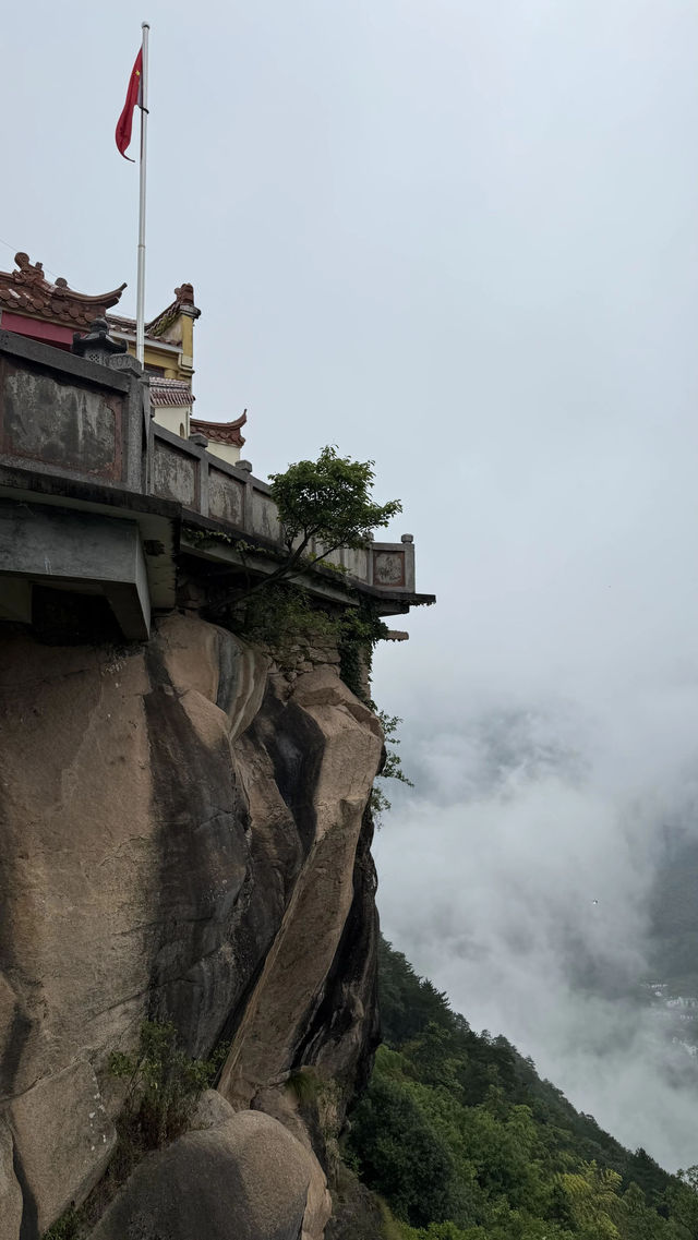 九華山百歲宮｜在雲端遇見600年不腐的“