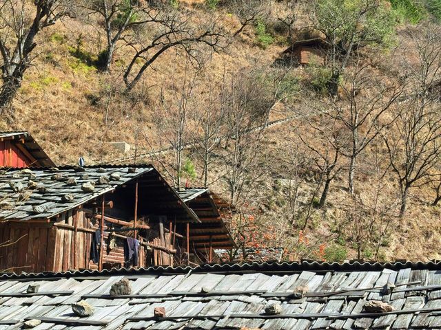 傈僳族古寨的千年密碼與秘境指南 傈僳族古寨的千年密碼與秘境指南