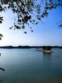 秋天來千島湖別有風味，水天一色美如畫！