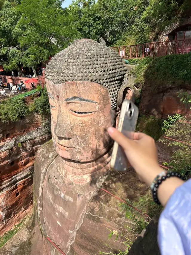 Master the Leshan Giant Buddha from all angles! This guide lets you check in 360° without missing a spot!
