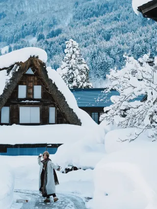 Shirakawa-go fulfills all my imaginations of a fairy tale world