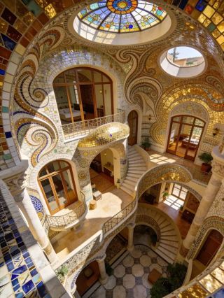 Barcelona Gaudí Architectural Aesthetics｜See How Wildly the "Barbaric Growth" of Art Can Be!