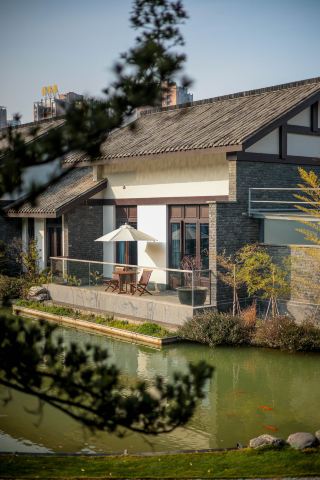 Sleep into the Green Secret Realm of Guanghan