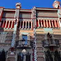 Barcelona …. don’t forget to look up! 😱