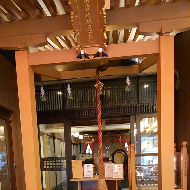 融入在大須商店街的現代神社【萬松寺】