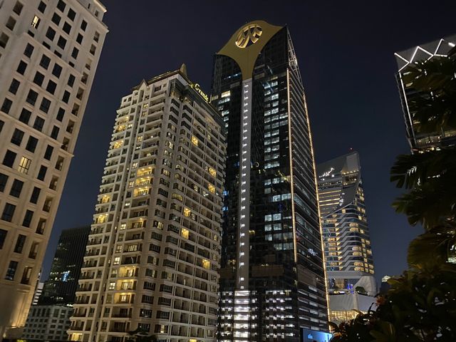 โรงแรมสุดหรู ระดับ 5ดาว The Athenee Hotel 