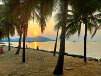 ชมพระอาทิตย์ตก ที่หาดบางเสร่ 