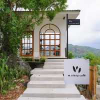W STORY คาเฟ่สไตล์มินิมอลขาวคลีนโซคิ้วท์