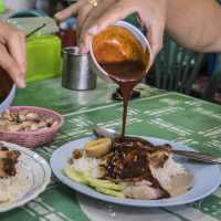 ร้านข้าวหมูกรอบ ขวัญใจคนท้ายเหมือง