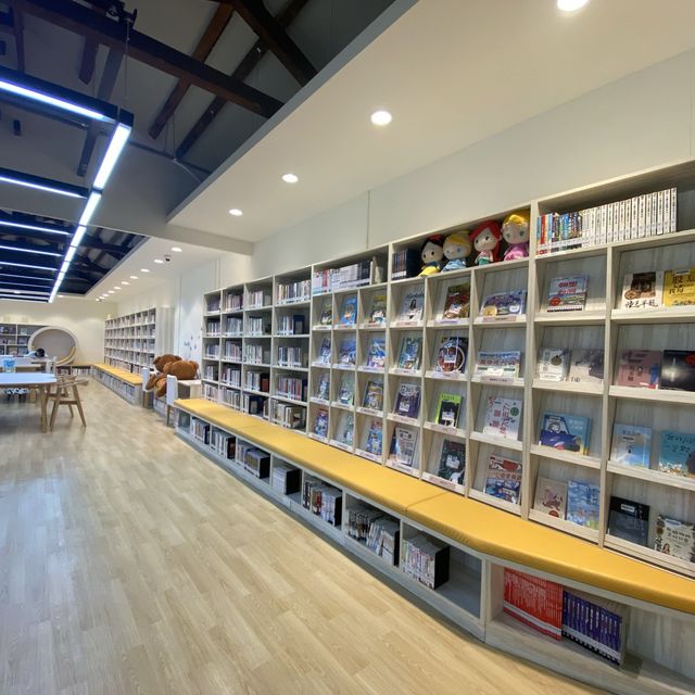 兒童玩具圖書館🪀 色彩繽紛小孩子世界