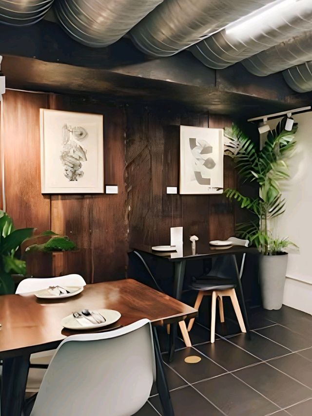 Verde Cafe &​ Restaurant​ คาเฟ่กึ่งแกลอรี่ 