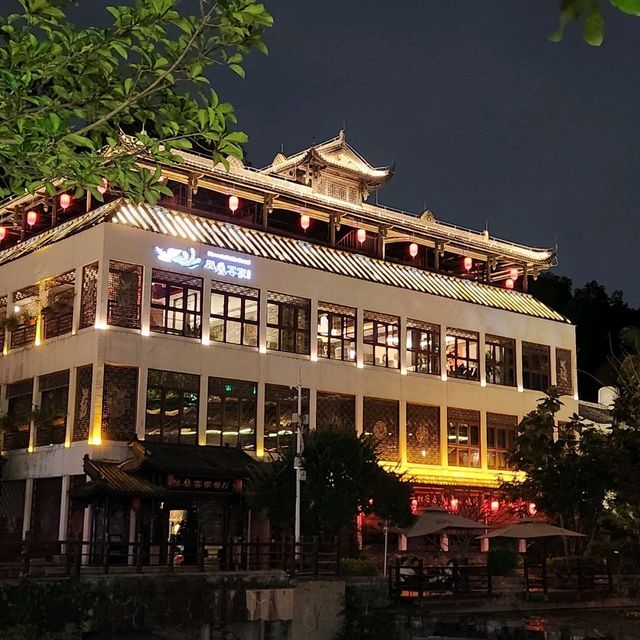 近近地，住係下甘坑感受古鎮內日夜大不同